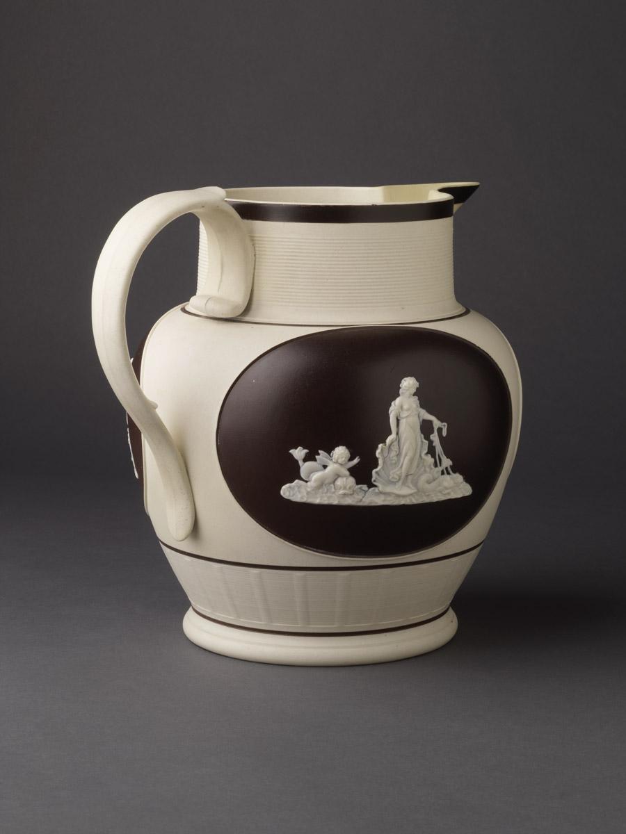 2008.0013.001 Stoneware jug side 3