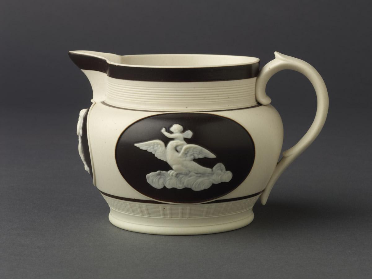 2008.0013.002 Stoneware jug