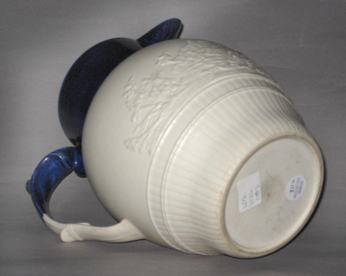 2008.0013.003 Stoneware jug bottom