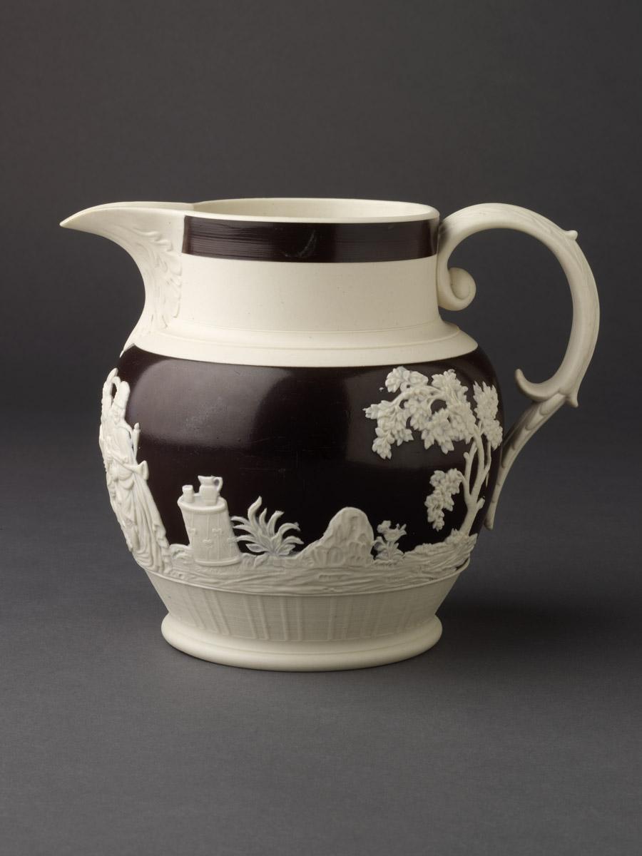 2008.0013.004 Stoneware jug side 1