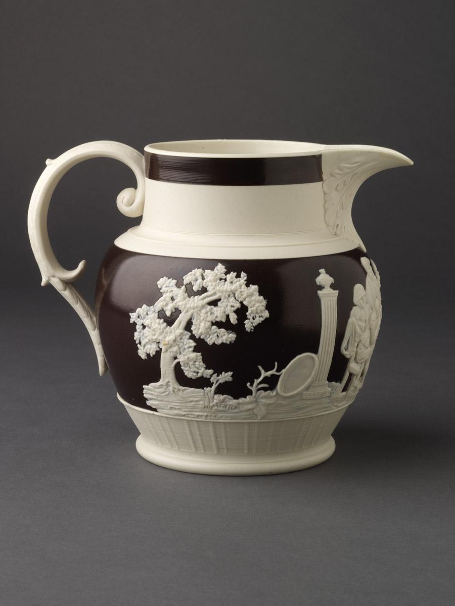 2008.0013.004 Stoneware jug side 3