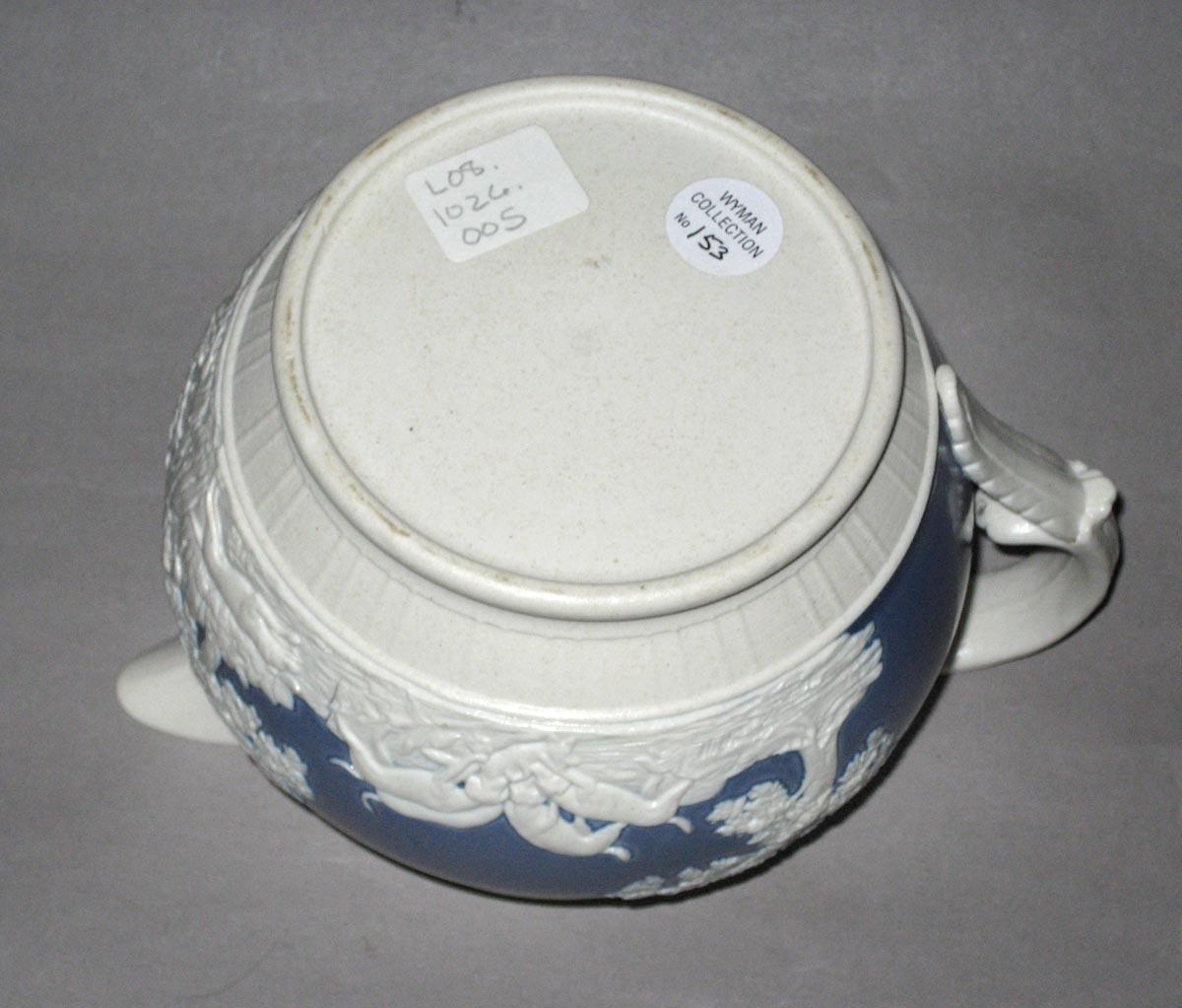 2008.0013.005 Stoneware jug bottom