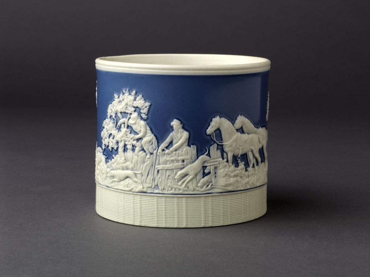 2008.0013.006 Stoneware mug side 2