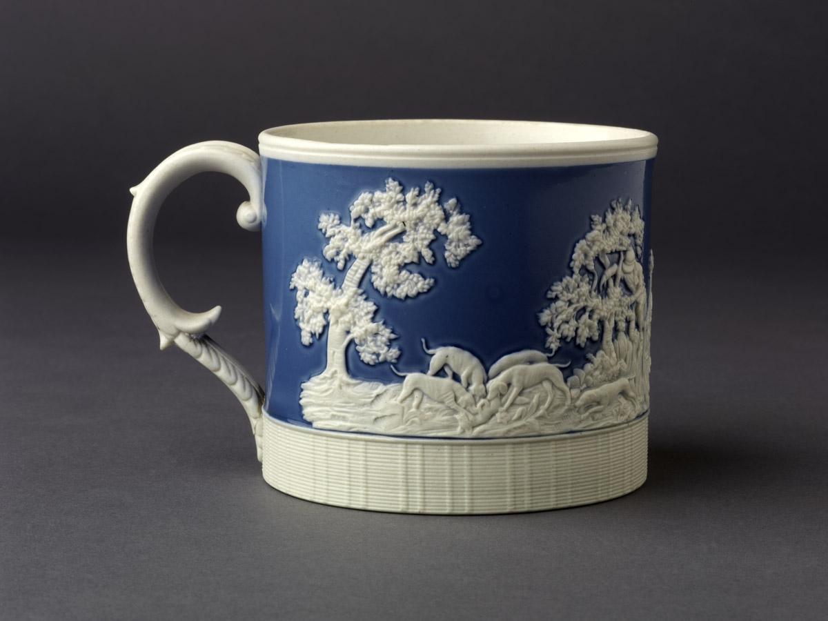 2008.0013.006 Stoneware mug side 3