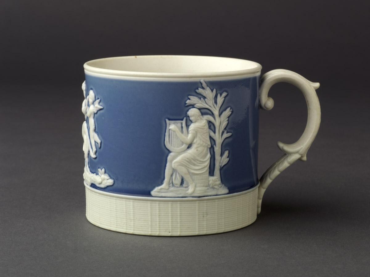 2008.0013.007 Stoneware mug