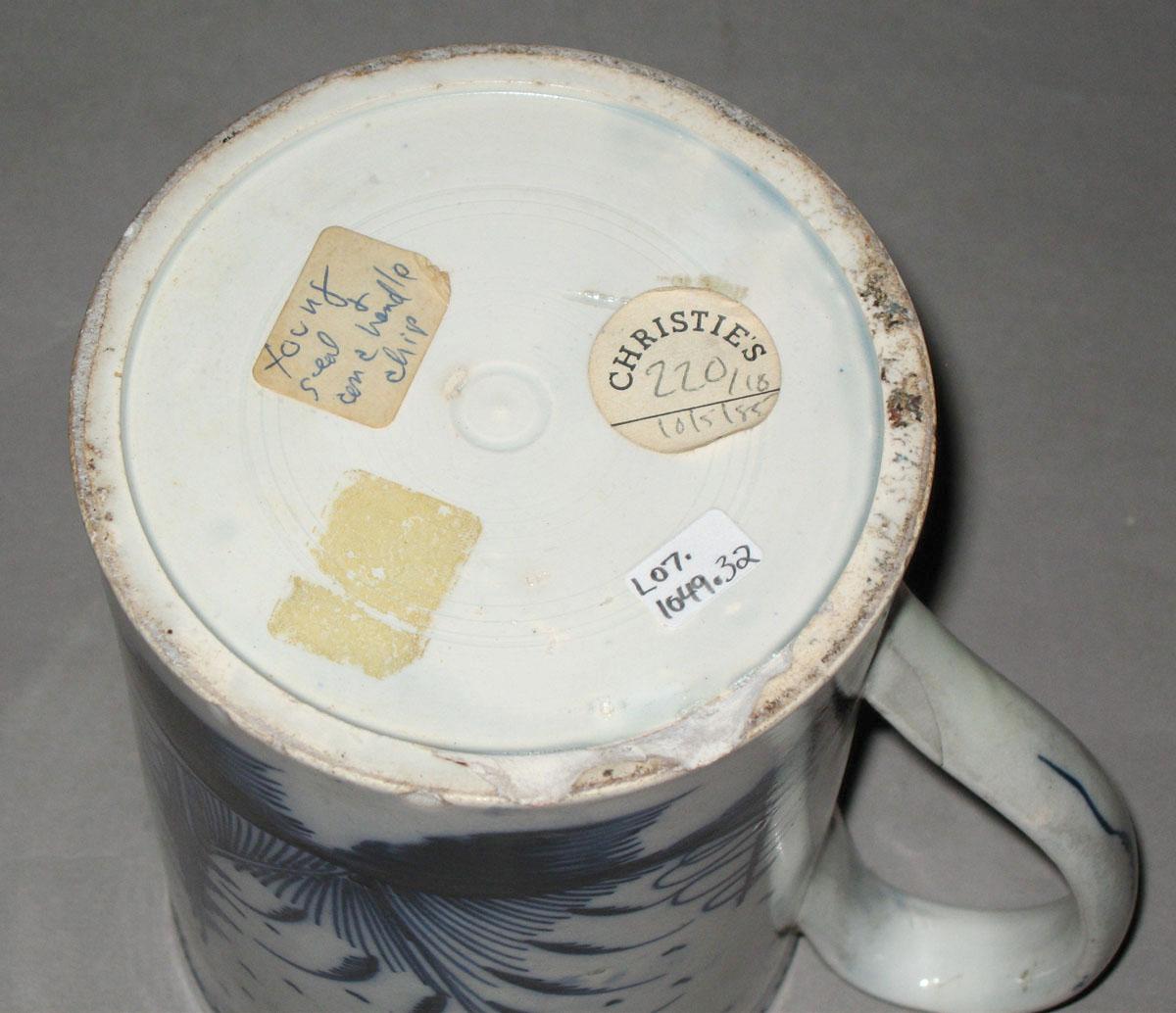 2008.0011.032 Pearlware mug, bottom