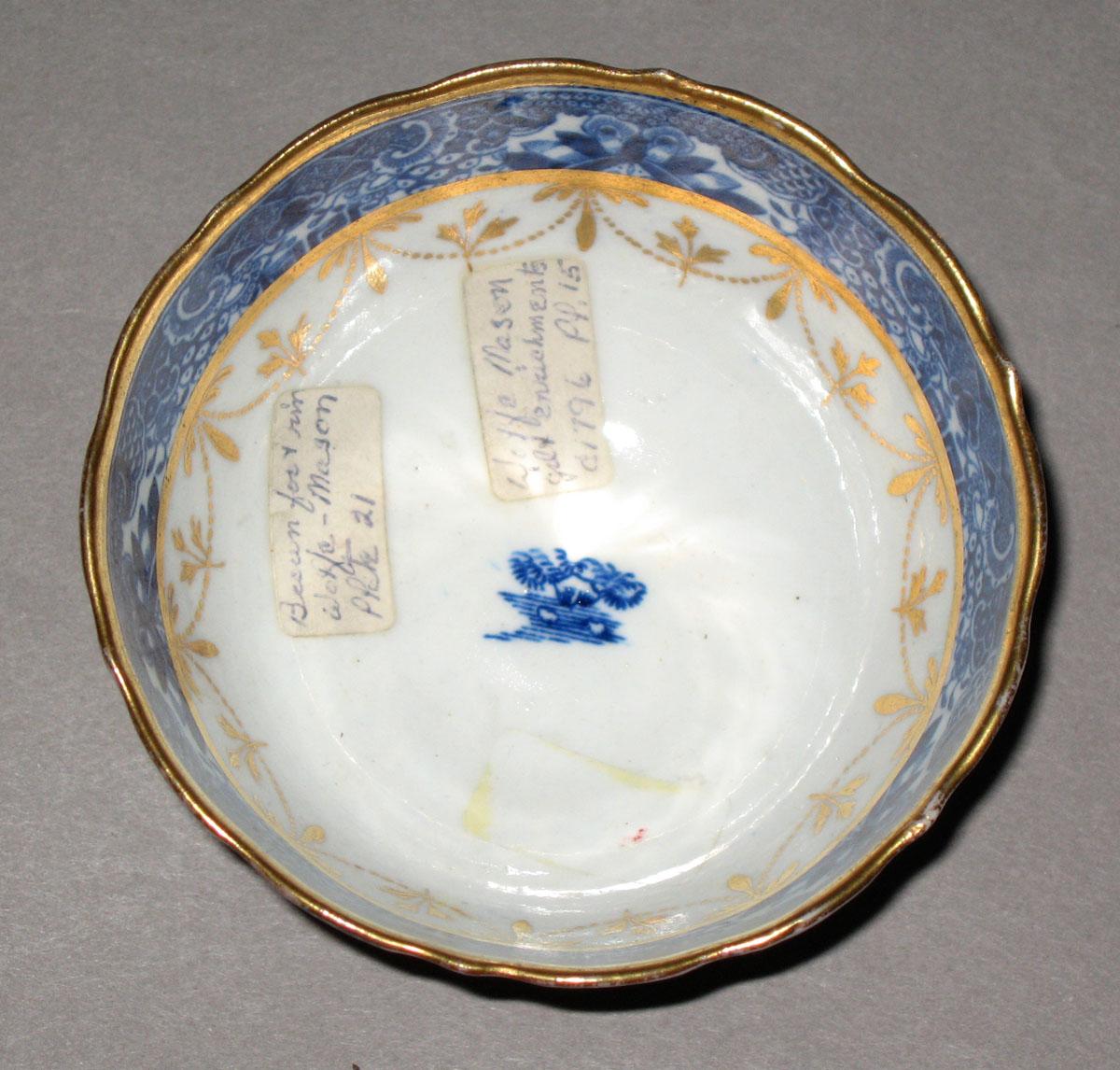2008.0011.047 A Porcelain teabowl, top