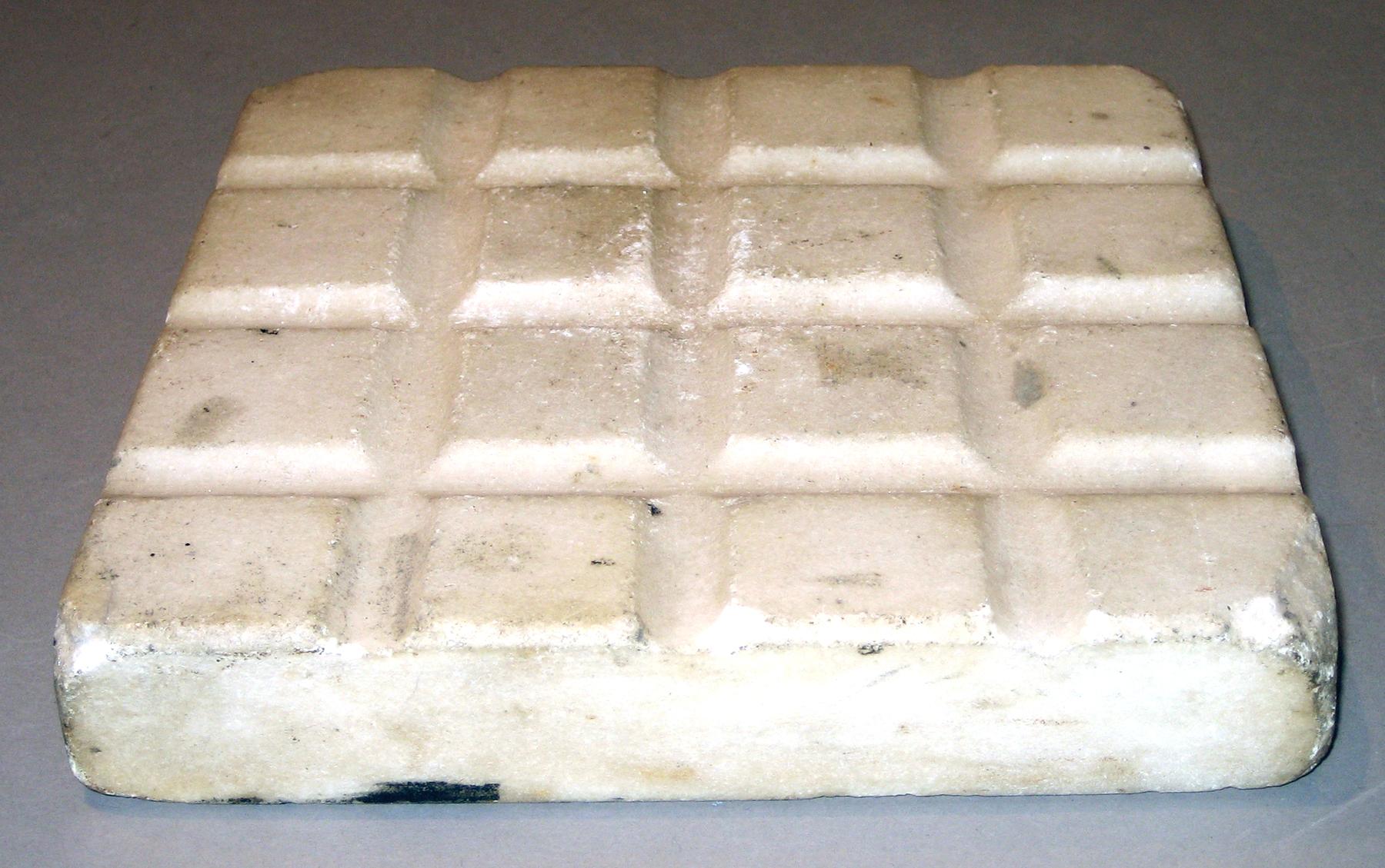 1958.2364 Tong stone