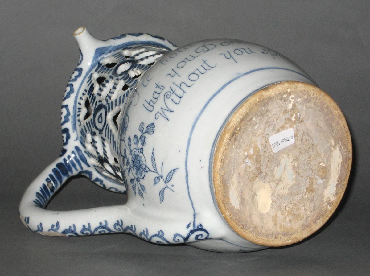 2008.0034.005 Delft puzzle jug bottom