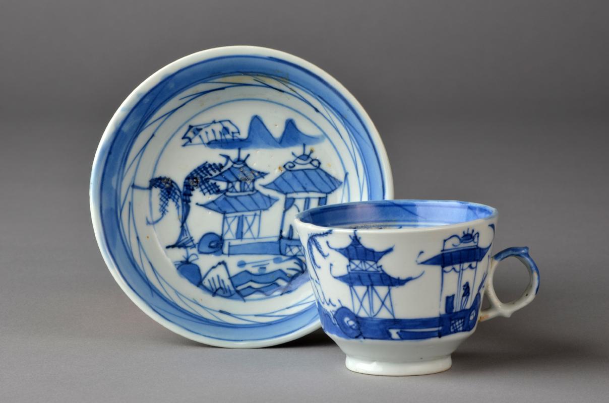 2008.0034.014 A, B Chinese porcelain teacup and saucer