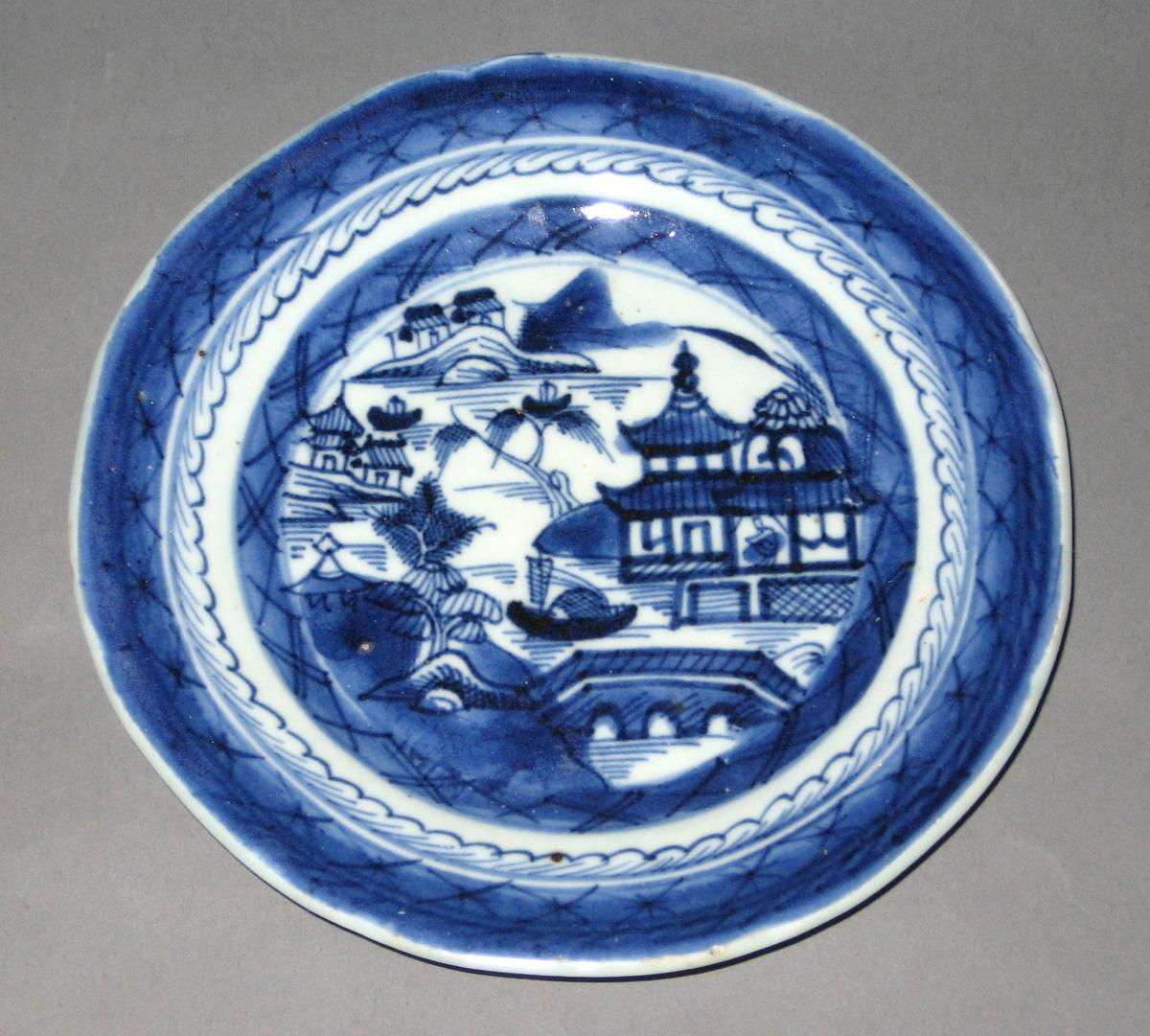 2008.0034.015 Chinese porcelain plate
