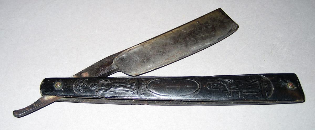 1958.2369 Razor
