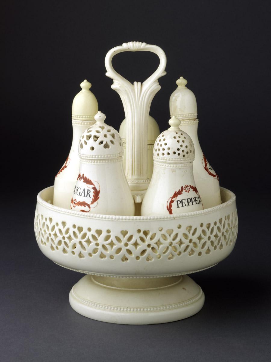 2008.0031 A-I Creamware cruet set