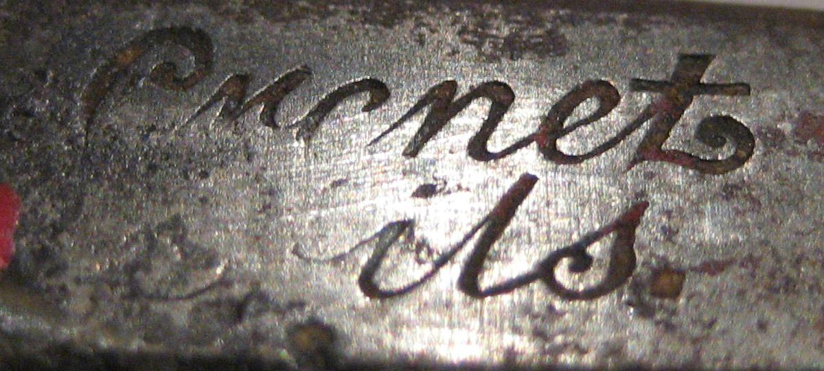 1958.2370 Razor (mark)