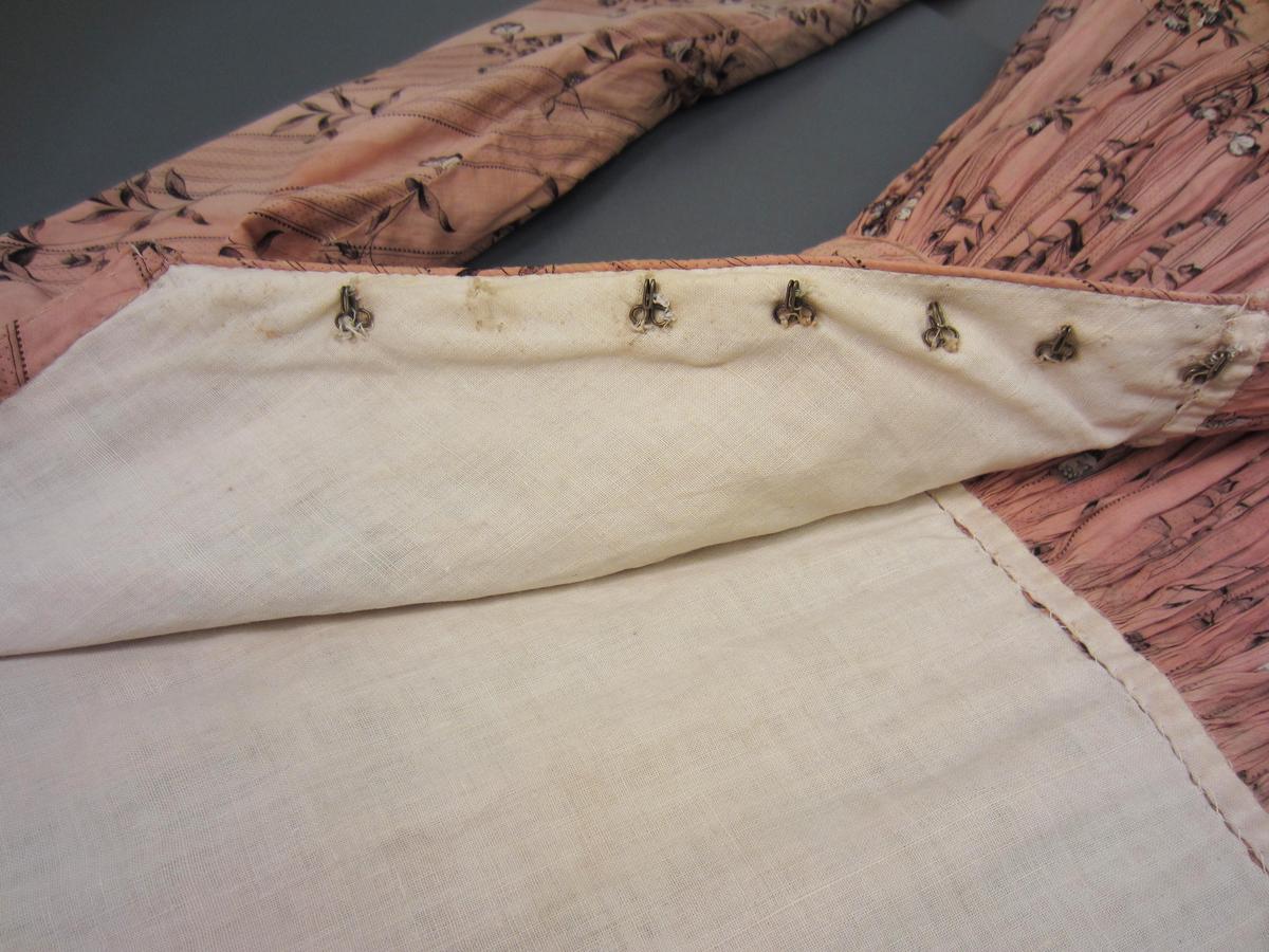 2008.0035 Dress, Hooks