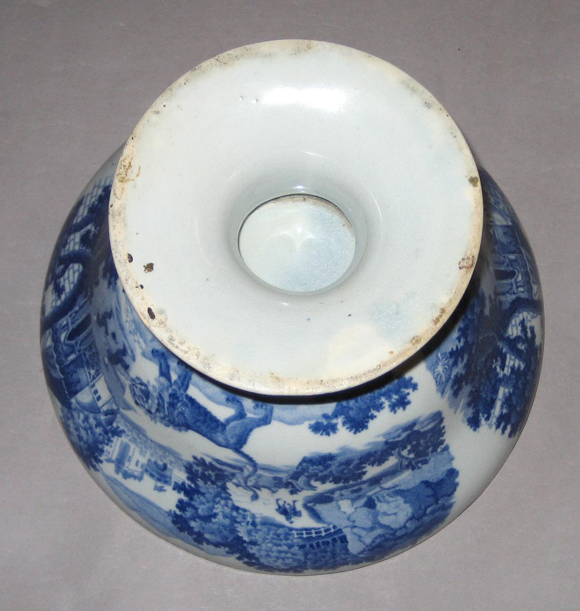 2008.0006.007 A, B Pearlware compote, bottom