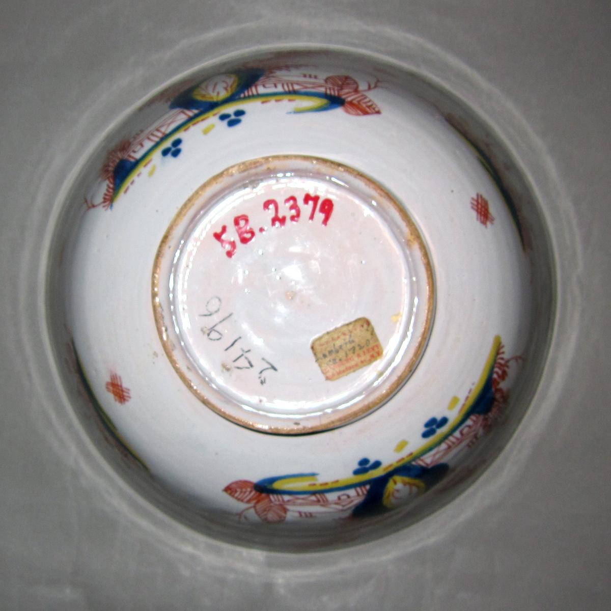 1958.2379 Delft bowl underside