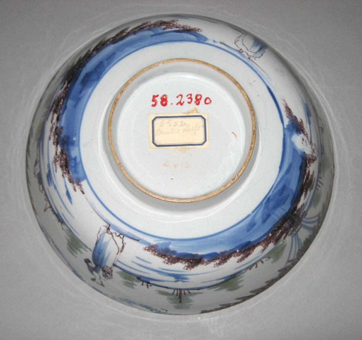 1958.2380 Delft punch bowl bottom
