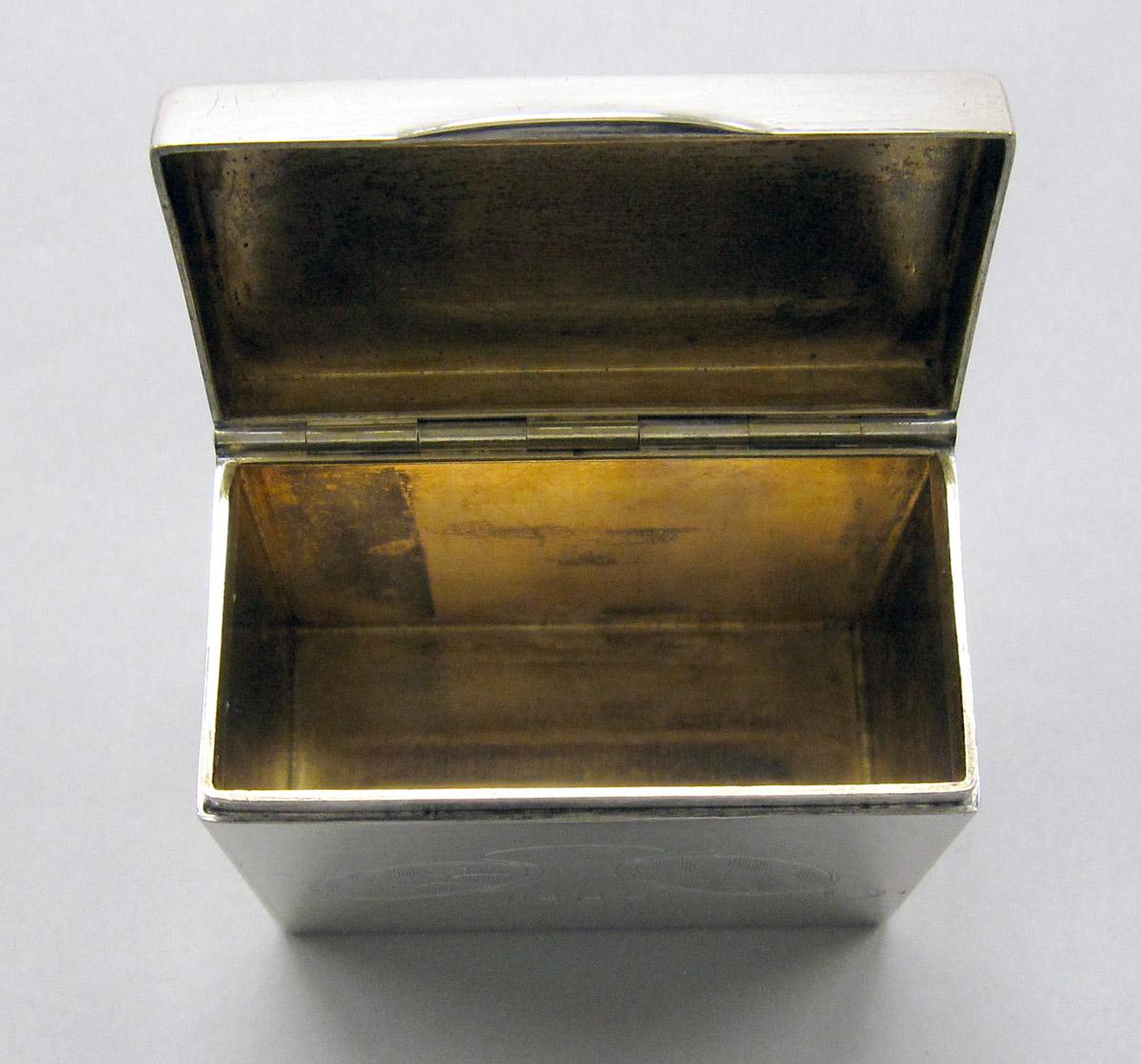 2008.0021.003 Silver Box interior