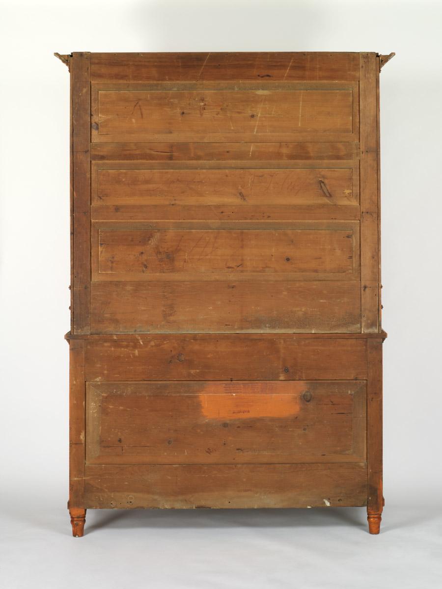 2008.0028 Dresser (reverse)
