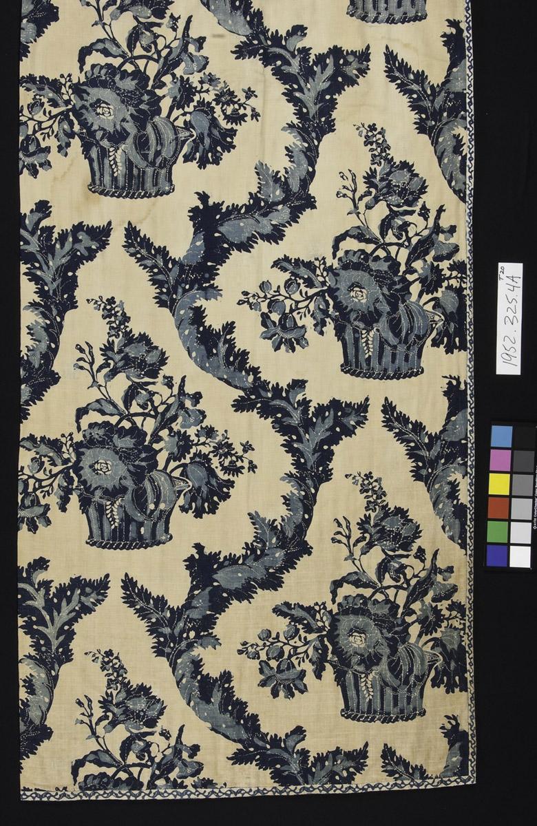1952.0325.004 A Window hanging, detail 2