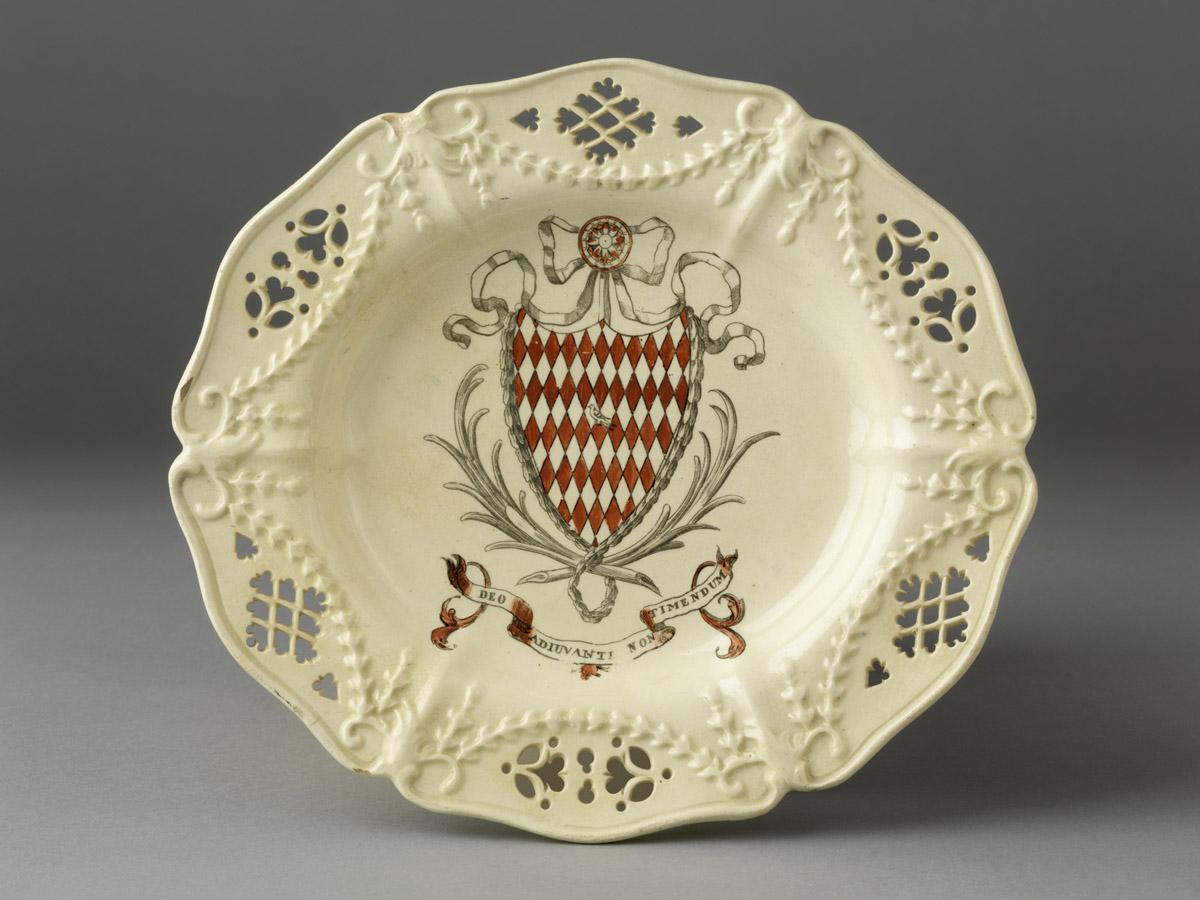2008.0055.006 Creamware dish