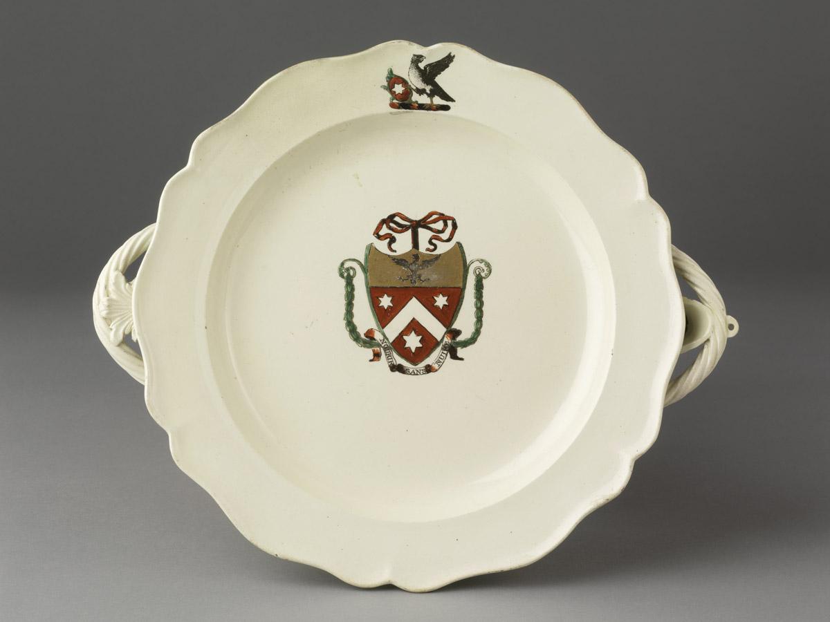 2008.0055.007 Creamware hot water plate