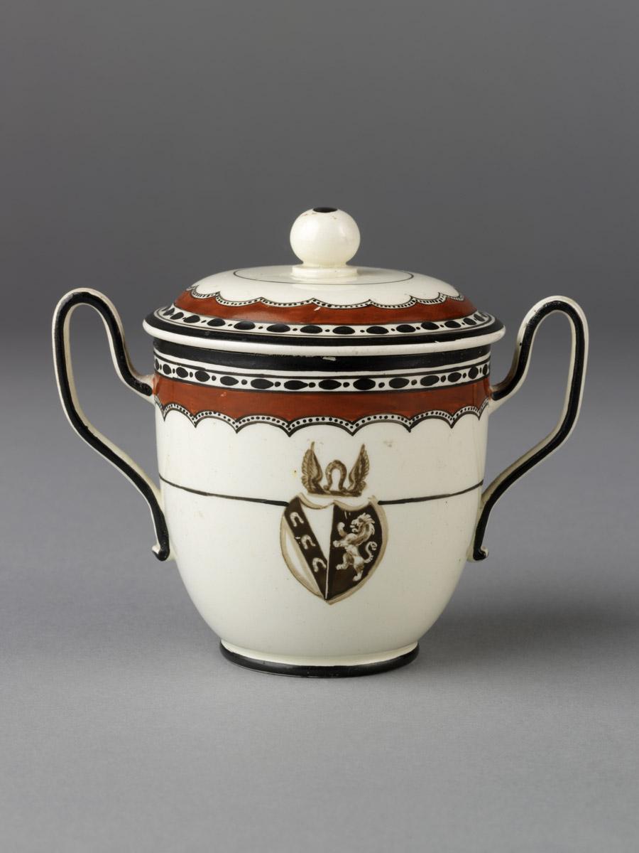 2008.0055.008 A, B Creamware pot de creme