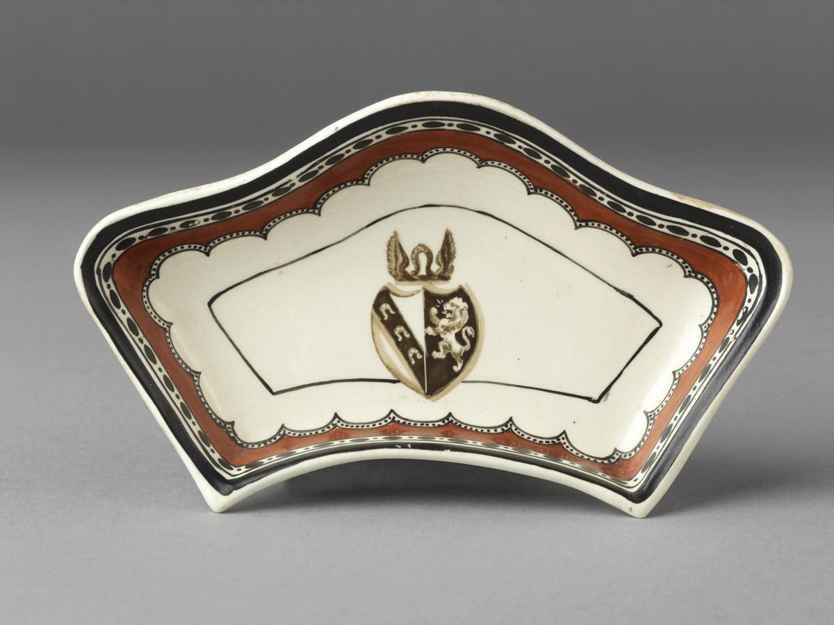 2008.0055.009 Creamware dish