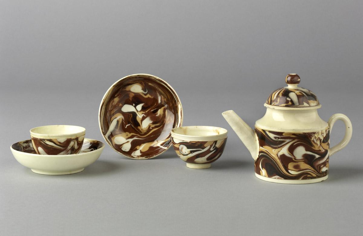 2008.0053.001.001-.003 Tea set
