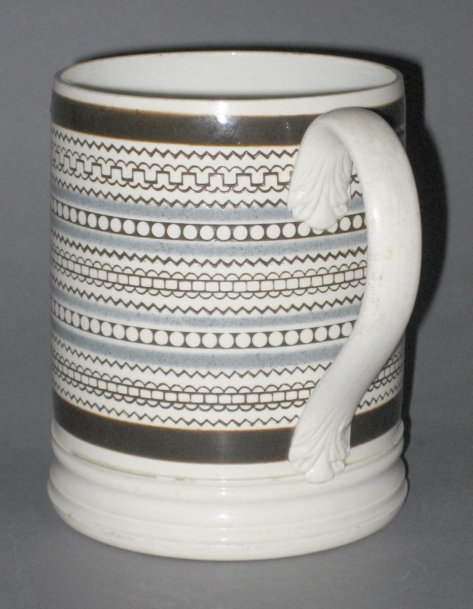 2008.0053.003 Mug side 2