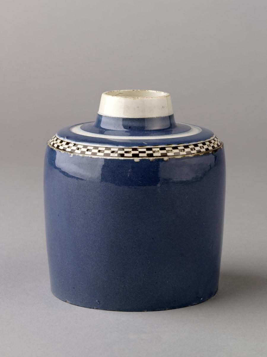 2008.0053.009 Tea canister