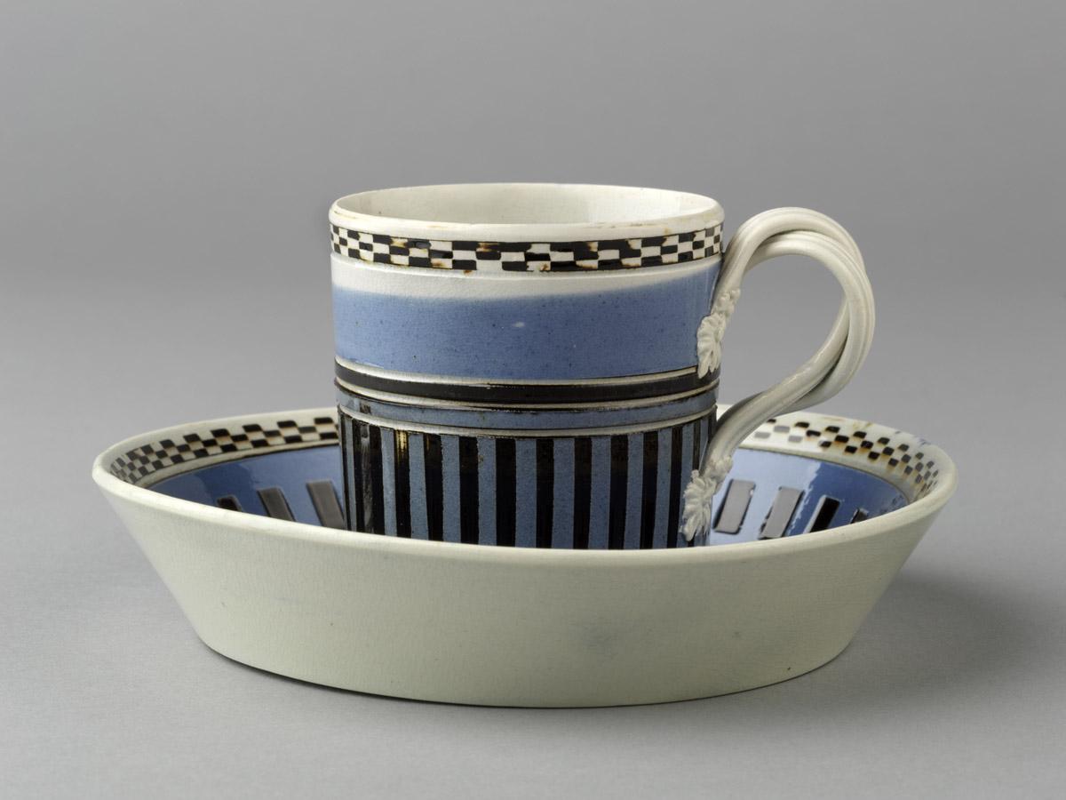 2008.0053.011 A, B Cup and saucer