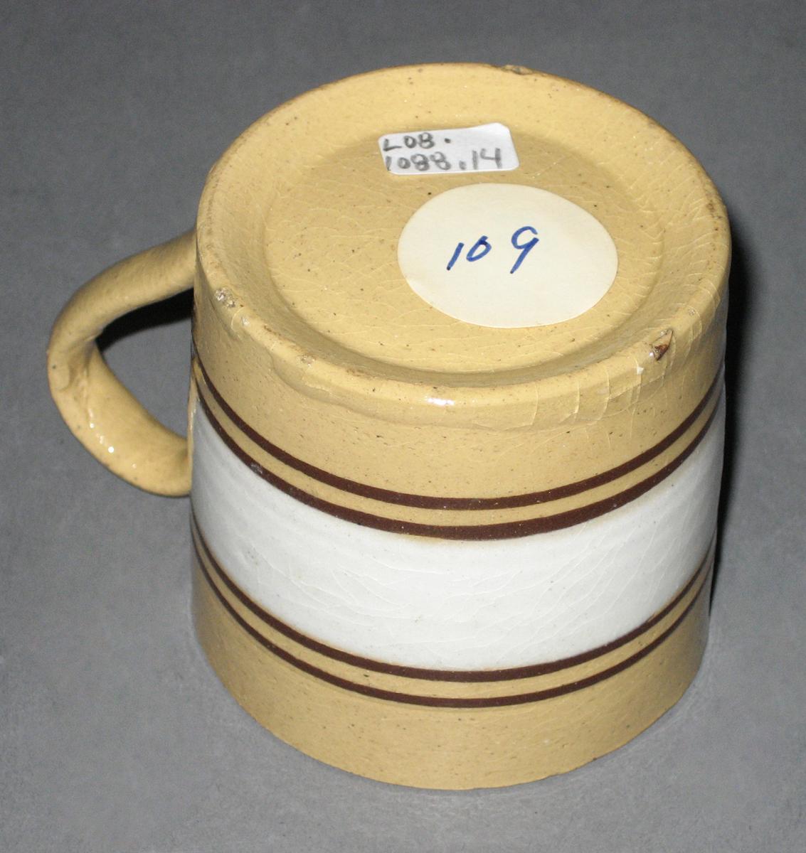 2008.0053.014 Mug bottom
