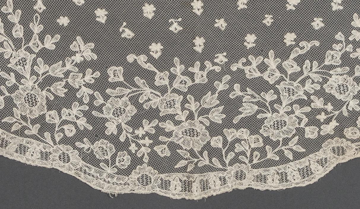 2008.0042.002 Cape, detail 3, reverse