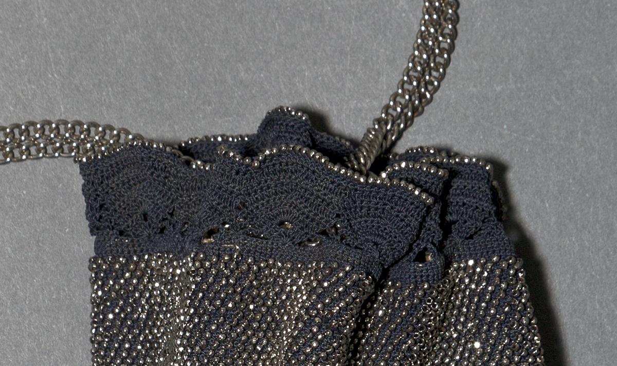 2008.0042.009 Purse, View 2 Detail
