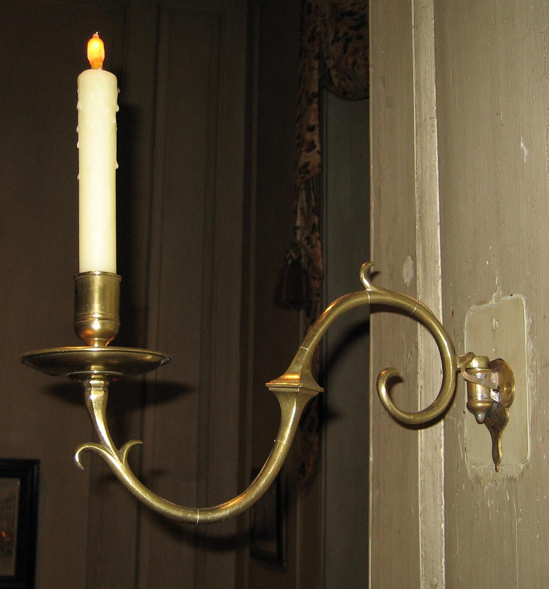 1958.2407.002 Sconce