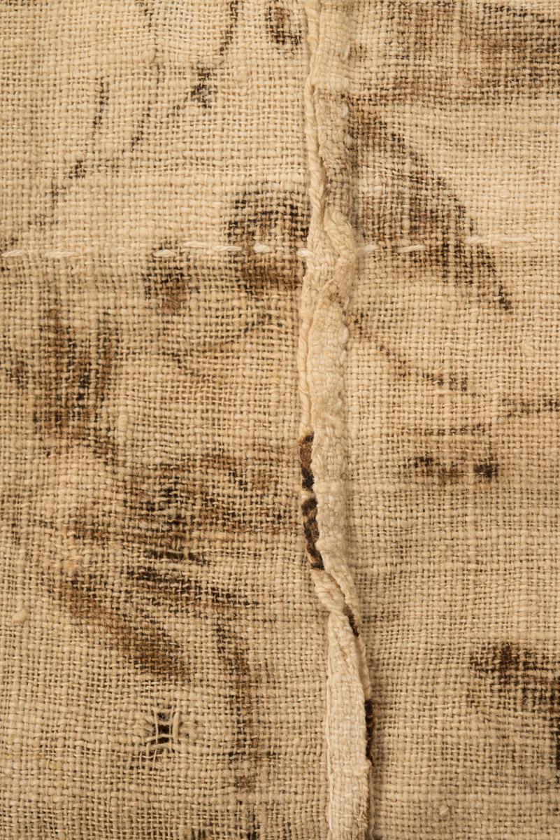 1965.0031 Bedcover, detail 8