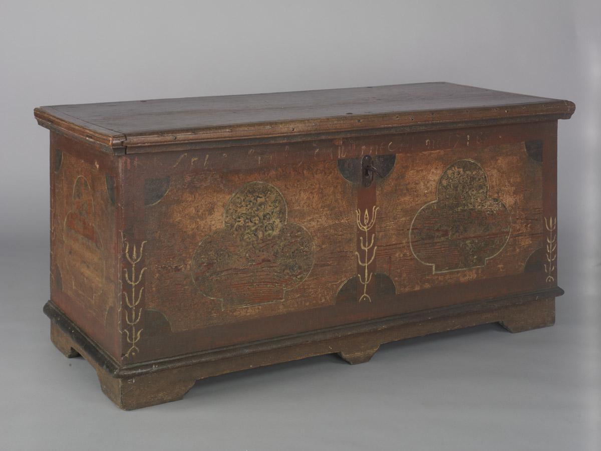 2009.0002 Chest, Blanket chest