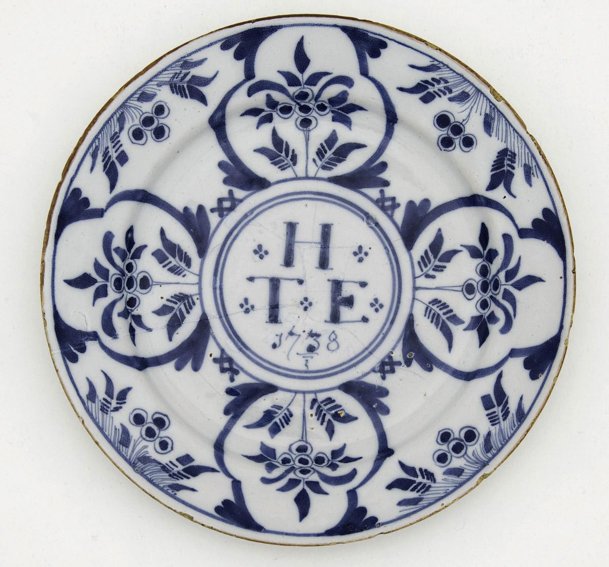 2009.0005 Plate, Dinner plate