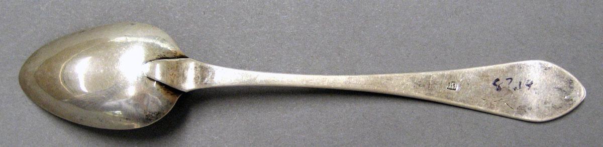 1998.0004.2064.002 Silver Spoon underside