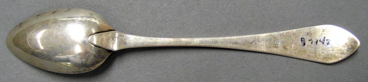 1998.0004.2064.003 Silver Spoon underside