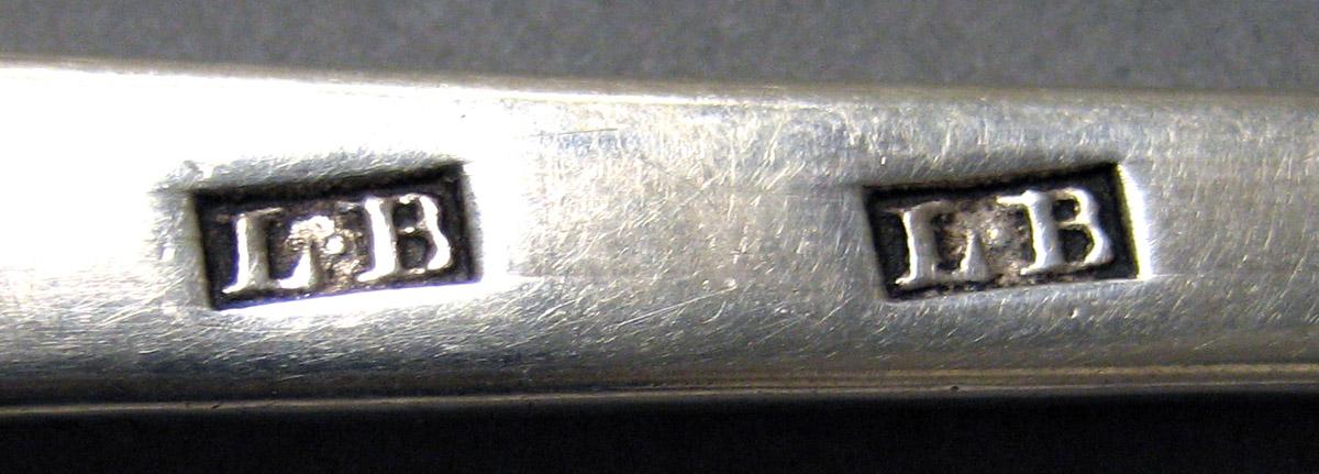 1998.0004.4071 Silver Spoon mark