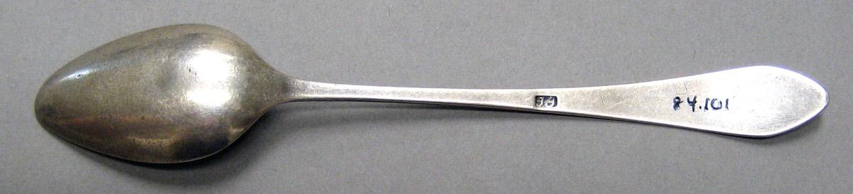 1998.0004.4076 Silver Spoon underside