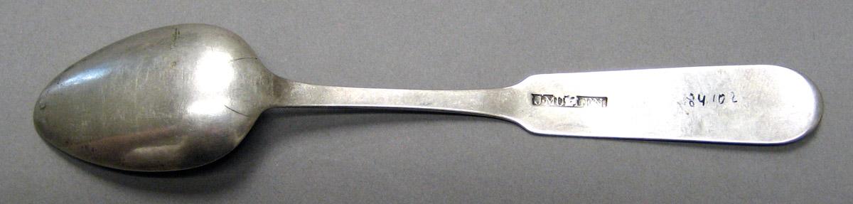 1998.0004.4077 Silver Spoon underside