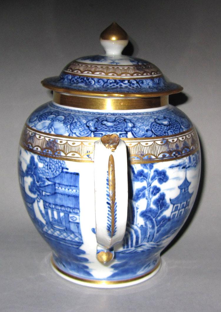 2010.0008.172 A,B Porcelain teapot handle