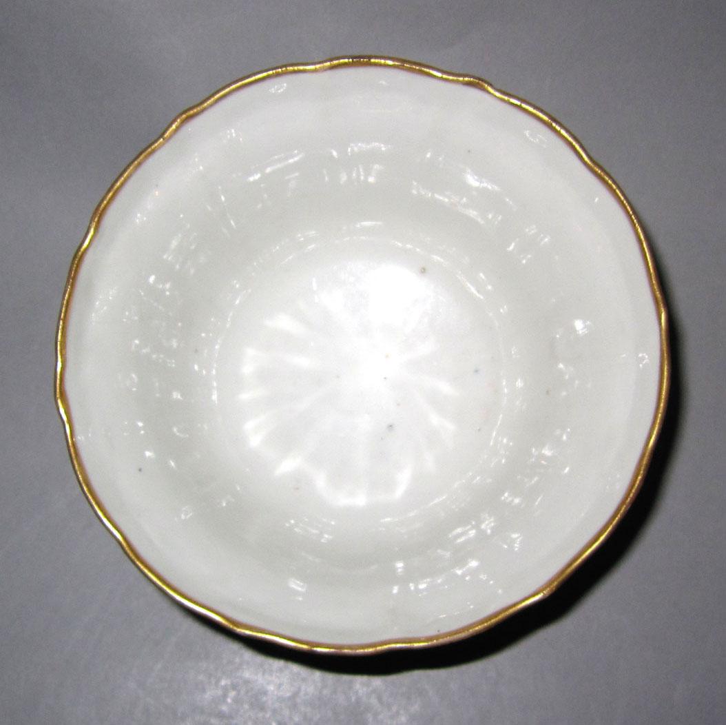 2010.0008.173 Porcelain bowl top