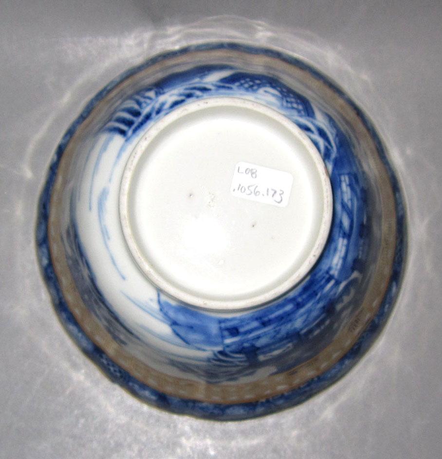 2010.0008.173 Porcelain bowl underside