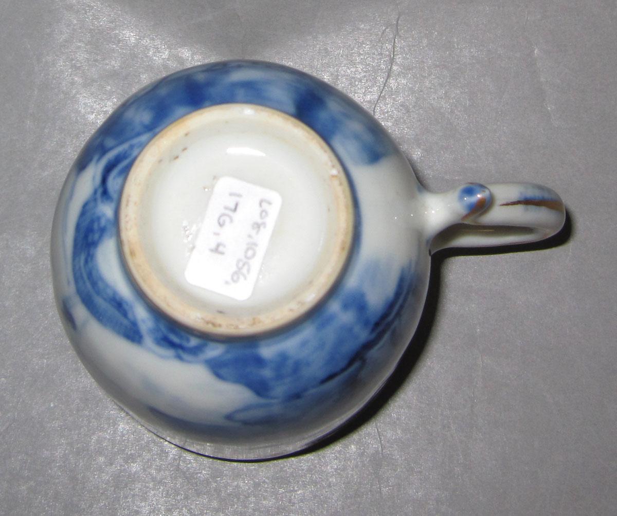 2010.0008.176.004 Porcelain coffee cup underside