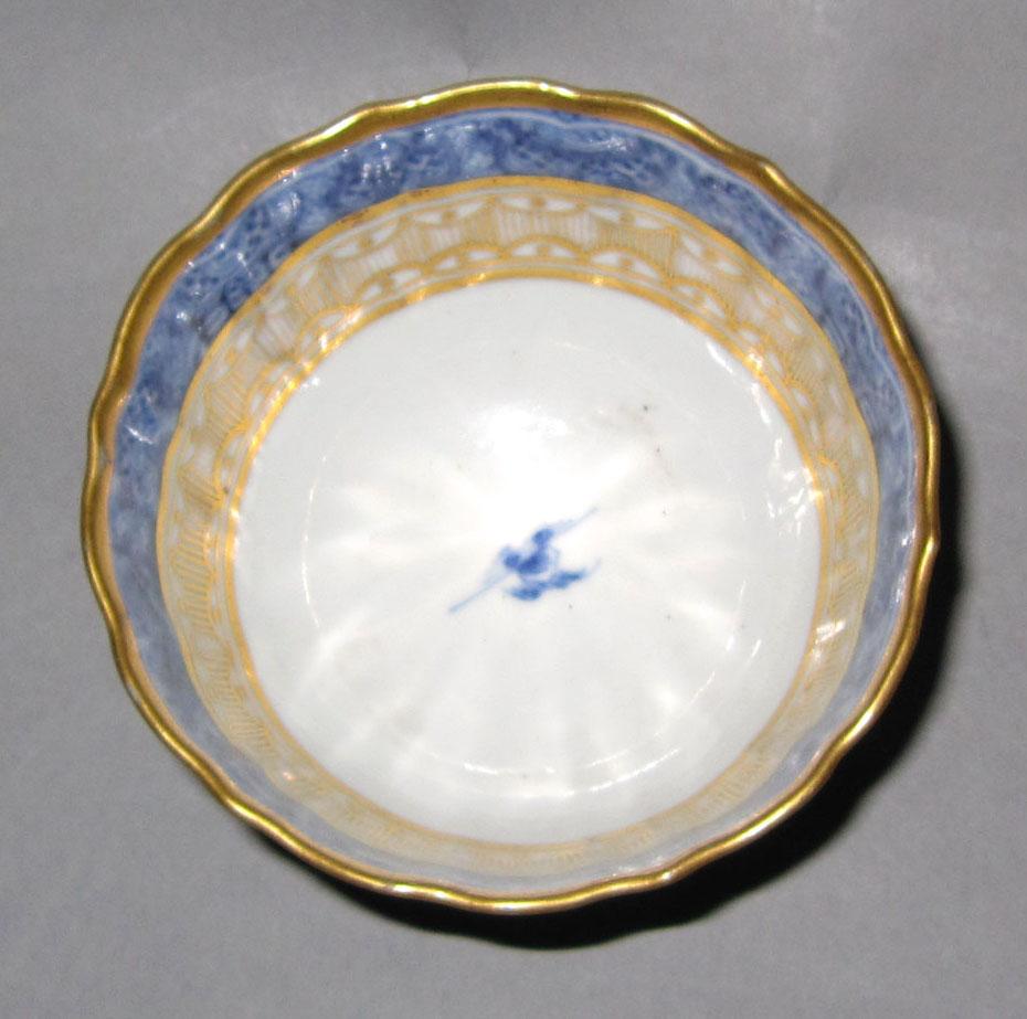 2010.0008.177.001 Porcelain teabowl top